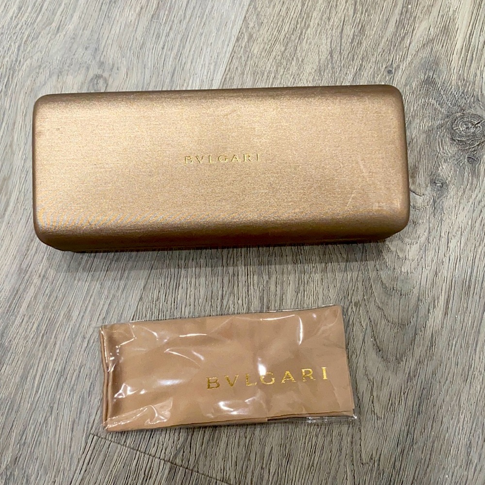 Bvlgari sunglasses case with cloth